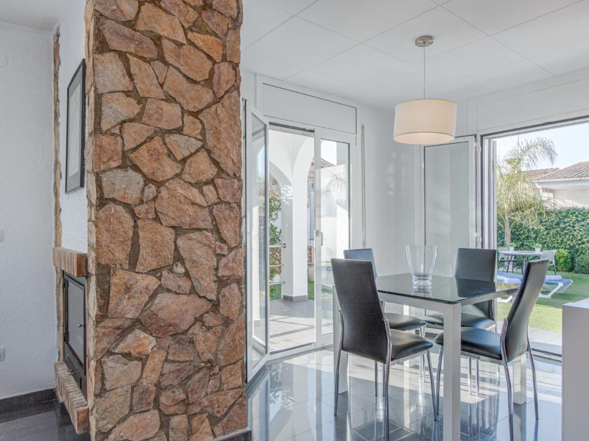 Holiday Home Alberes By Interhome Empuriabrava Εξωτερικό φωτογραφία